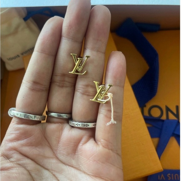 Louis Vuitton Gold Logo Stud Earrings - Picture 5 of 6